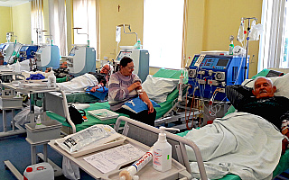 Chorzy na nerki doczekali się kompleksowej opieki. W Olsztynie otwarto stację dializ i nowoczesny oddział nefrologii